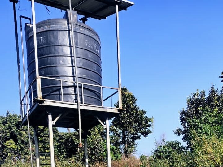 तंबोली टोला गादीदारा में एक साल से पेयजल संकट, खराब जल मीनार से ग्रामीण बेहाल तंबोली टोला गादीदारा में एक साल से पेयजल संकट, खराब जल मीनार से ग्रामीण बेहाल