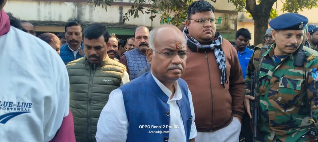 झामुमो केंद्रीय सचिव पंकज मिश्रा का बरहेट में कार्यकर्ताओं ने किया जोरदार स्वागत झामुमो केंद्रीय सचिव पंकज मिश्रा का बरहेट में कार्यकर्ताओं ने किया जोरदार स्वागत