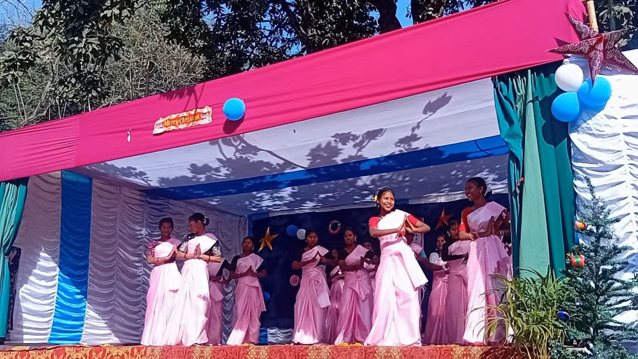 धुमधाम के साथ मनाया गया क्रिसमस गैदरिंग धुमधाम के साथ मनाया गया क्रिसमस गैदरिंग