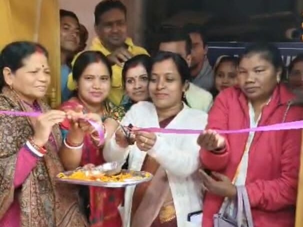 सिल्ली:ओवरब्रिज समीप मौसमी क्रिएशन शॉप का उद्घाटन सिल्ली:ओवरब्रिज समीप मौसमी क्रिएशन शॉप का उद्घाटन