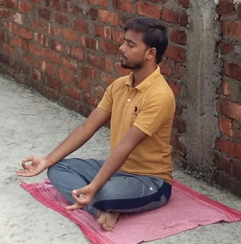 ठंडक में योग से करें खुद का बचाव। ठंडक में योग से करें खुद का बचाव।
