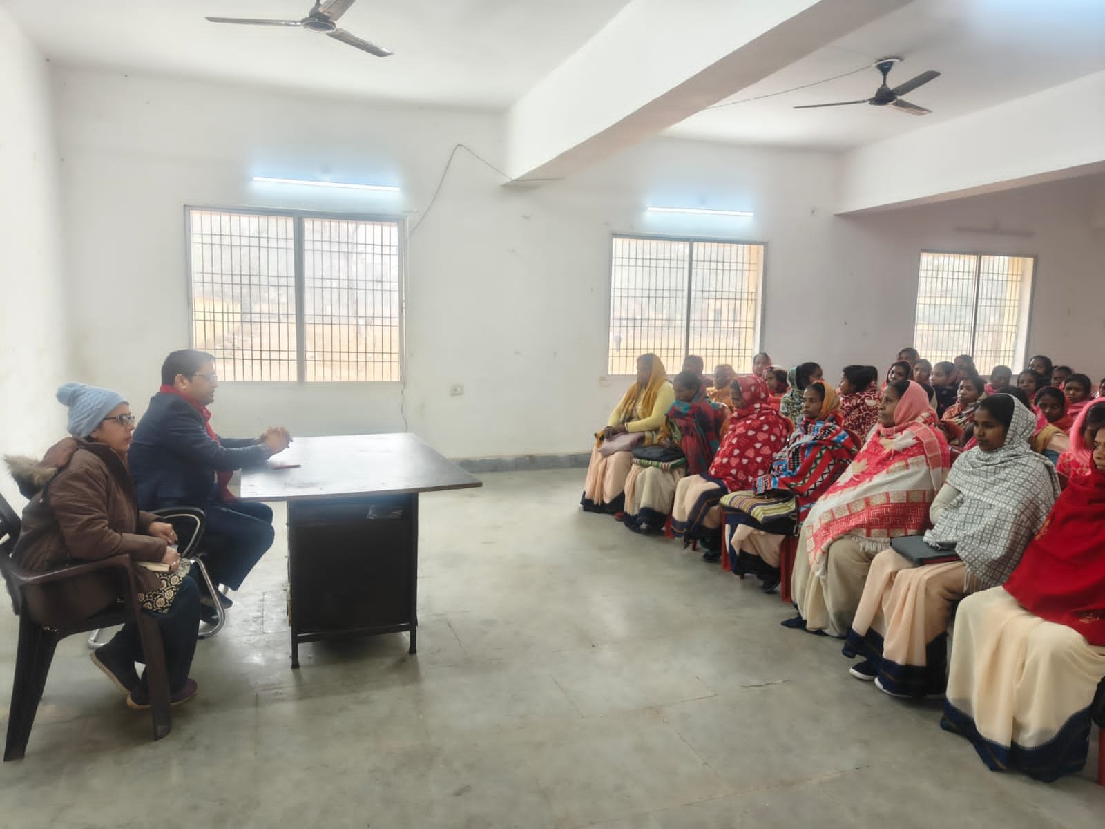 सहायिकाओं को कार्य एवं अधिकारों से संबंधित दिया गया प्रशिक्षण सहायिकाओं को कार्य एवं अधिकारों से संबंधित दिया गया प्रशिक्षण