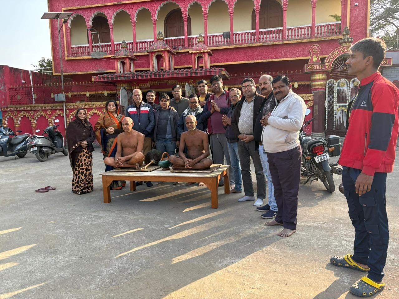 27 वर्षों में पहली बार गोमिया में मुनि संघ का ऐतिहासिक आगमन 27 वर्षों में पहली बार गोमिया में मुनि संघ का ऐतिहासिक आगमन