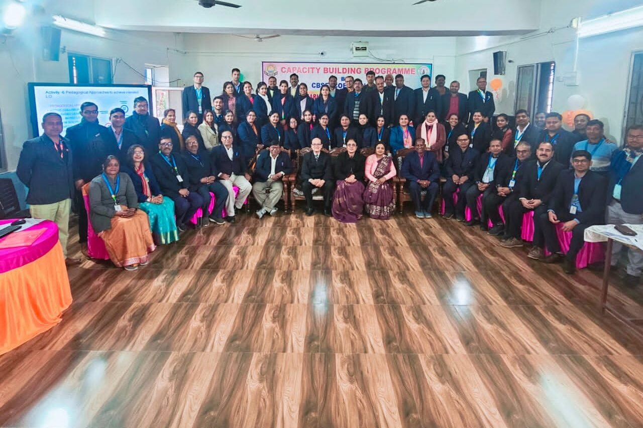 डी.ए.वी पब्लिक स्कूल स्वांग में शिक्षक क्षमता-संवर्धन कार्यशाला आयोजित डी.ए.वी पब्लिक स्कूल स्वांग में शिक्षक क्षमता-संवर्धन कार्यशाला आयोजित