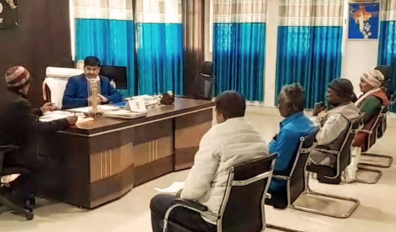 गढ़वा में निर्वाचन तैयारी बैठक, बीएलए नियुक्ति और मतदाता सूची सुधार पर जोर