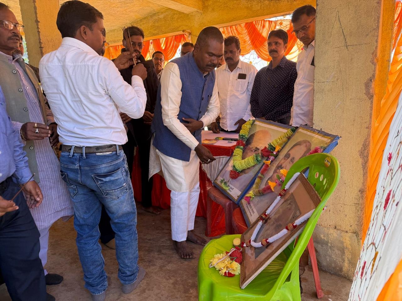 आदर मंडल में आयोजित हुआ अटल स्मृति सम्मेलन, समीर उरांव और सुदर्शन भगत ने किया कार्यकर्ताओं का मार्गदर्शन
