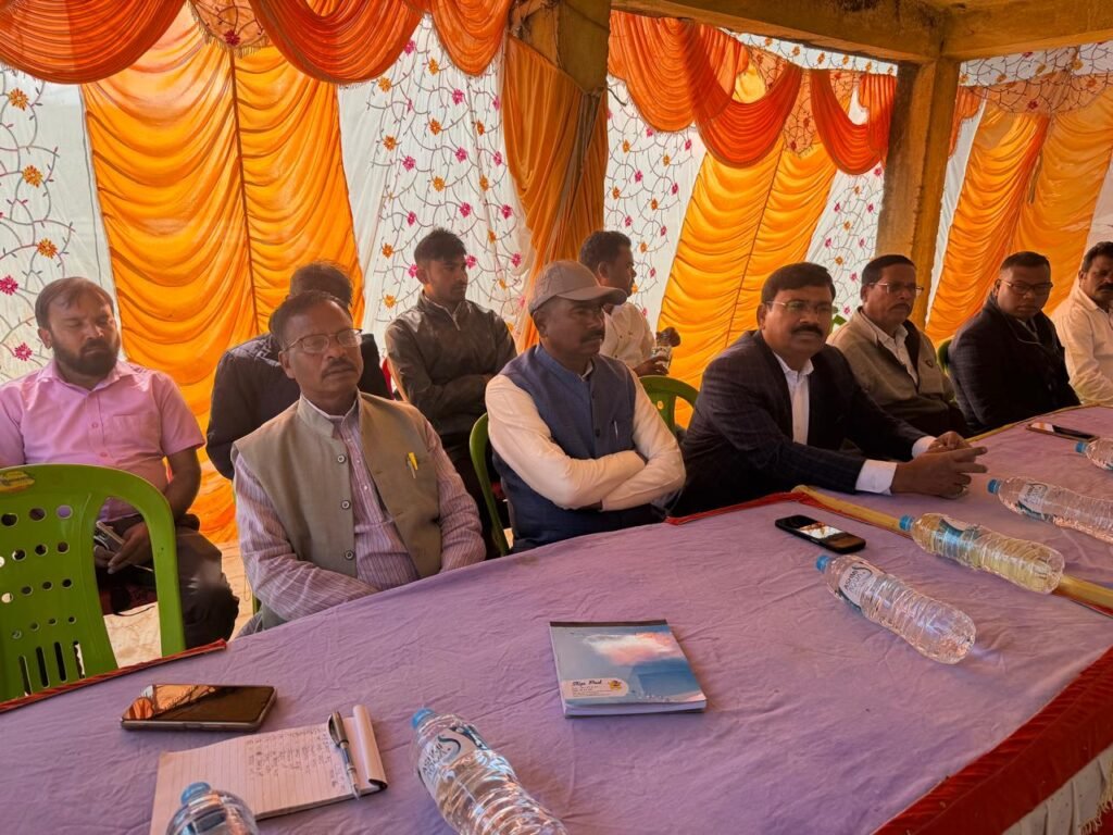 आदर मंडल में आयोजित हुआ अटल स्मृति सम्मेलन, समीर उरांव और सुदर्शन भगत ने किया कार्यकर्ताओं का मार्गदर्शन