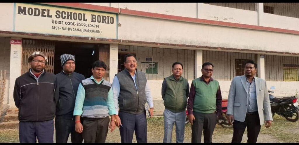 अवैध खनन की शिकायत पर चार सदस्यीय टीम ने बालिका आवासीय विद्यालयों में की जांच