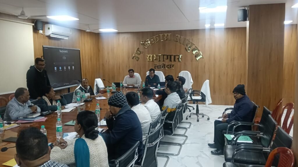 उपायुक्त ने दिए योजनाओं को समयबद्ध एवं गुणवत्तापूर्ण ढंग से पूर्ण करने के निर्देश