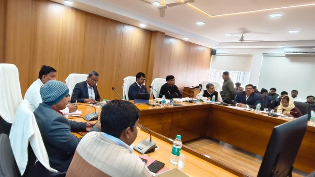 उपायुक्त कीअध्यक्षता में विधि शाखा मामलों की समीक्षा,लंबित वादों के शीघ्र निष्पादन के निर्देश उपायुक्त कीअध्यक्षता में विधि शाखा मामलों की समीक्षा,लंबित वादों के शीघ्र निष्पादन के निर्देश