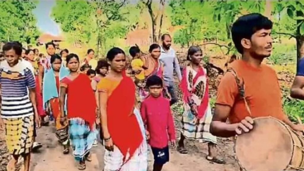 बस्तर के बदले हुए हालात का परिचायक: आजादी के बाद पहली बार मोबाइल नेटवर्क से जुड़ा गांव