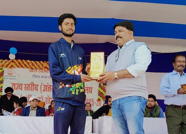 गोपालगंज में राष्ट्रीय स्तर पर खेल व खिलाड़ियों को बढ़ावा देने के लिए हरिमोहन सिंह सम्मानित गोपालगंज में राष्ट्रीय स्तर पर खेल व खिलाड़ियों को बढ़ावा देने के लिए हरिमोहन सिंह सम्मानित