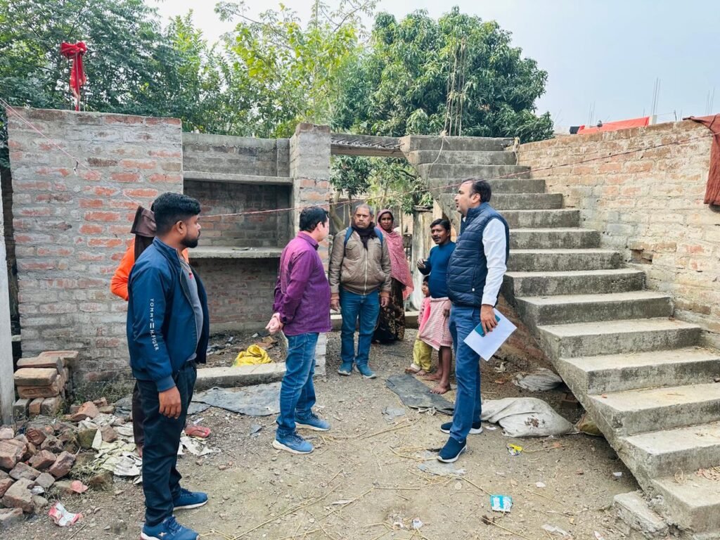 लंबित आवासों को समय पर पूरा करें:जिला समन्वयक ने किया निरीक्षण,प्रखंड कार्यालय में बैठक लंबित आवासों को समय पर पूरा करें:जिला समन्वयक ने किया निरीक्षण,प्रखंड कार्यालय में बैठक