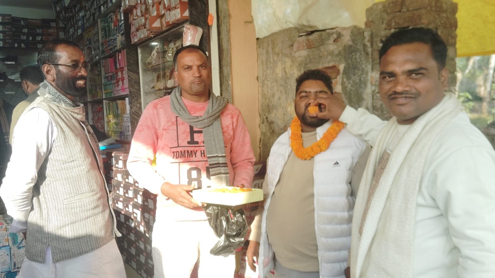 नवनियुक्त युवा कांग्रेस जिला उपाध्यक्ष गुड्डू सिंह का जोरदार स्वागत नवनियुक्त युवा कांग्रेस जिला उपाध्यक्ष गुड्डू सिंह का जोरदार स्वागत