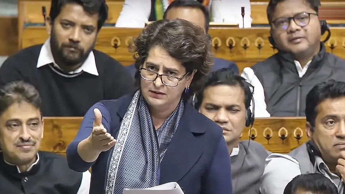 ‘महात्मा गांधी मेरे परिवार से नहीं हैं, लेकिन…’, मनरेगा का नाम बदलने पर लोकसभा में भड़कीं प्रियंका गांधी ‘महात्मा गांधी मेरे परिवार से नहीं हैं, लेकिन…’, मनरेगा का नाम बदलने पर लोकसभा में भड़कीं प्रियंका गांधी