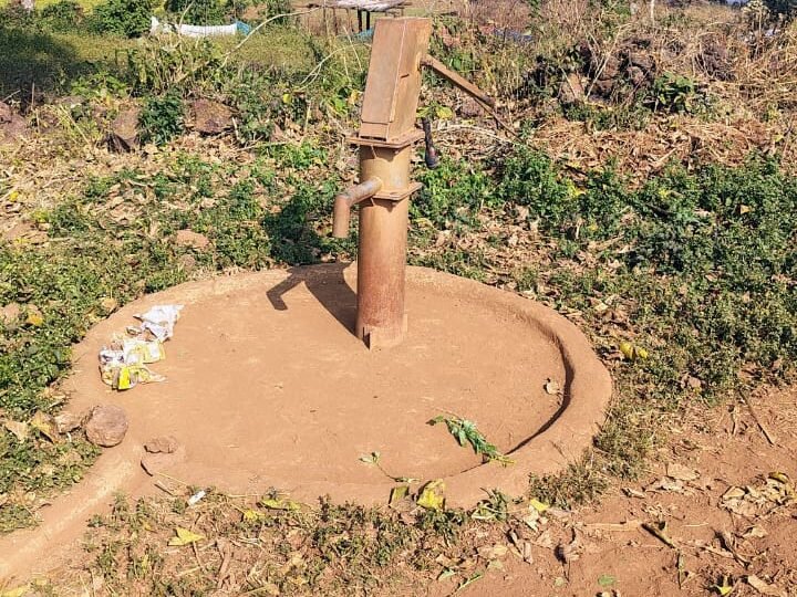 महुआडांड़:तिसिया के टोला बरदारा में पेयजल संकट,चार साल से खराब चापाकल महुआडांड़:तिसिया के टोला बरदारा में पेयजल संकट,चार साल से खराब चापाकल