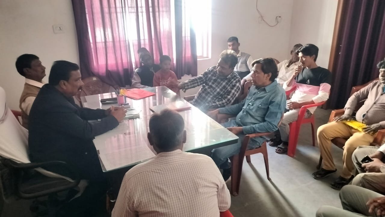 बरहड़वा:बीस सूत्री कार्यालय में जनता दरबार, समस्याओं का मौके पर समाधान