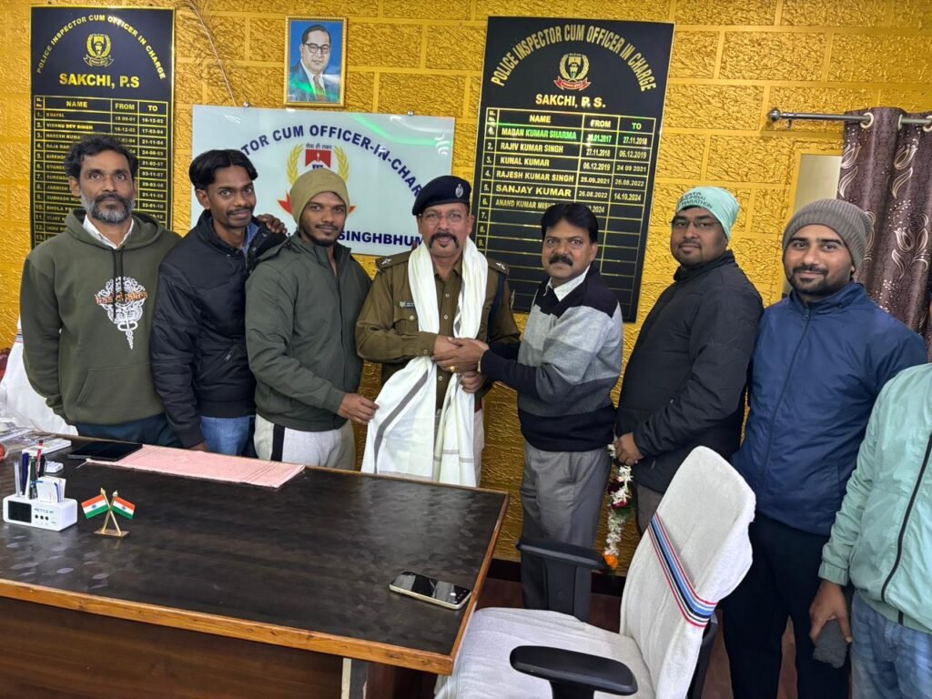 जमशेदपुर रनजीनियर्स ग्रुप,इंस्पेक्टर आनंद मिश्रा का किया भव्य स्वागत
