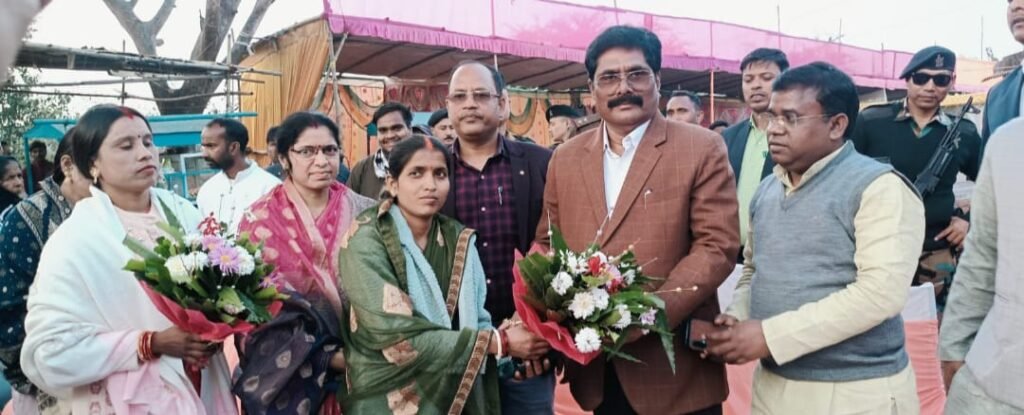 तेनुघाट डैम में 25 दिवसीय मेला का भव्य शुभारंभ,मंत्री योगेंद्र प्रसाद ने किया उद्घाटन