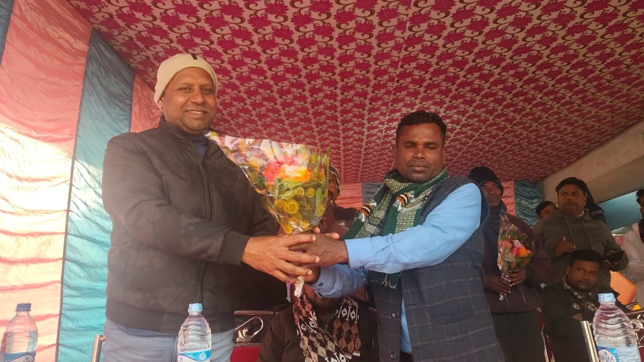 राजमहल विधायक ने 5.25 लाख की लागत से बने स्टेज व डीप बोरिंग का किया उद्घाटन राजमहल विधायक ने 5.25 लाख की लागत से बने स्टेज व डीप बोरिंग का किया उद्घाटन