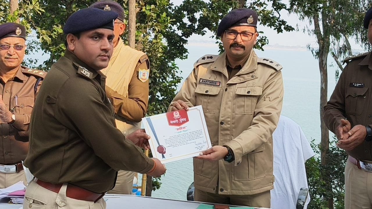 नए साल में बोकारो पुलिस करेगीऔर बेहतर पुलिसिंग:एसपी हरविंदर सिंह नए साल में बोकारो पुलिस करेगीऔर बेहतर पुलिसिंग:एसपी हरविंदर सिंह