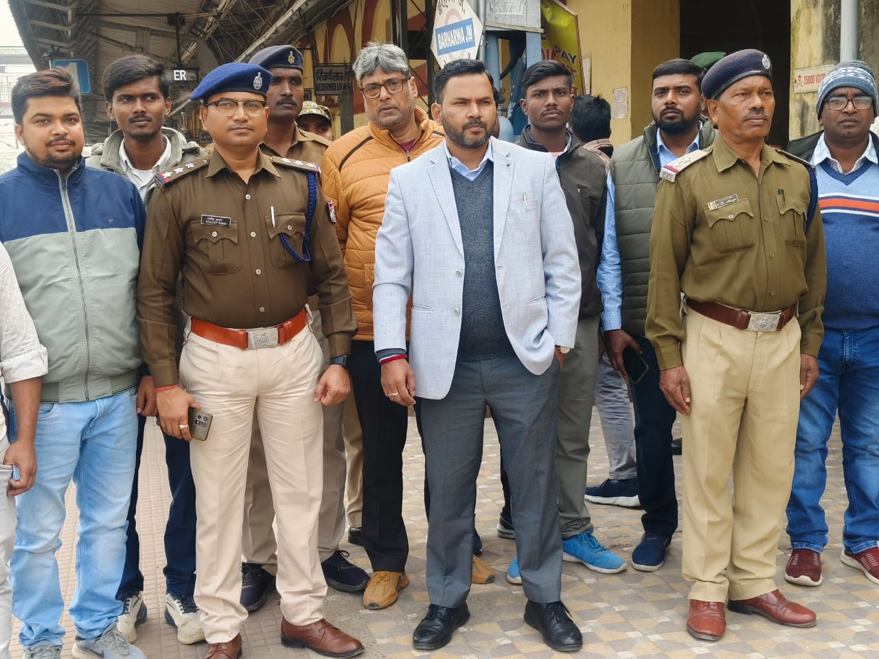 बरहरवा रेलवे स्टेशन पर कैंप कोर्ट का आयोजन, 84लोग पकड़े गए,₹18,209 का जुर्माना वसूला
