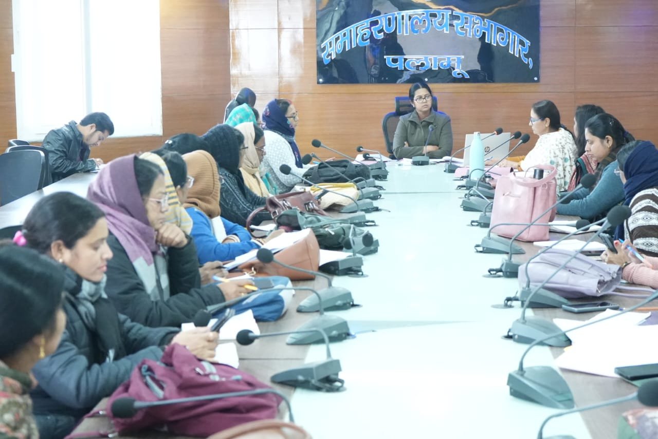 उपायुक्त ने समाज कल्याण विभाग द्वारा संचालित कार्यों की समीक्षा की उपायुक्त ने समाज कल्याण विभाग द्वारा संचालित कार्यों की समीक्षा की