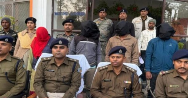 एसएनएमएमसीएच से चोरी हुआ नवजात बरामद,चार आरोपी गिरफ्तार,पैसों के लालच में रची गई थी साजिश एसएनएमएमसीएच से चोरी हुआ नवजात बरामद,चार आरोपी गिरफ्तार,पैसों के लालच में रची गई थी साजिश