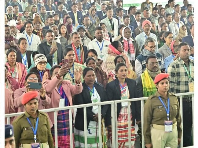 राष्ट्रपति द्रौपदी मुर्मू के आगमन से धन्य हुई करनडीह की धरती राष्ट्रपति द्रौपदी मुर्मू के आगमन से धन्य हुई करनडीह की धरती