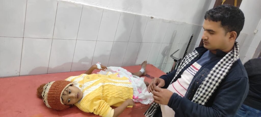 सांप के काटने से 5 वर्षीय बच्ची मूर्छित,अस्पताल में भर्ती सांप के काटने से 5 वर्षीय बच्ची मूर्छित,अस्पताल में भर्ती