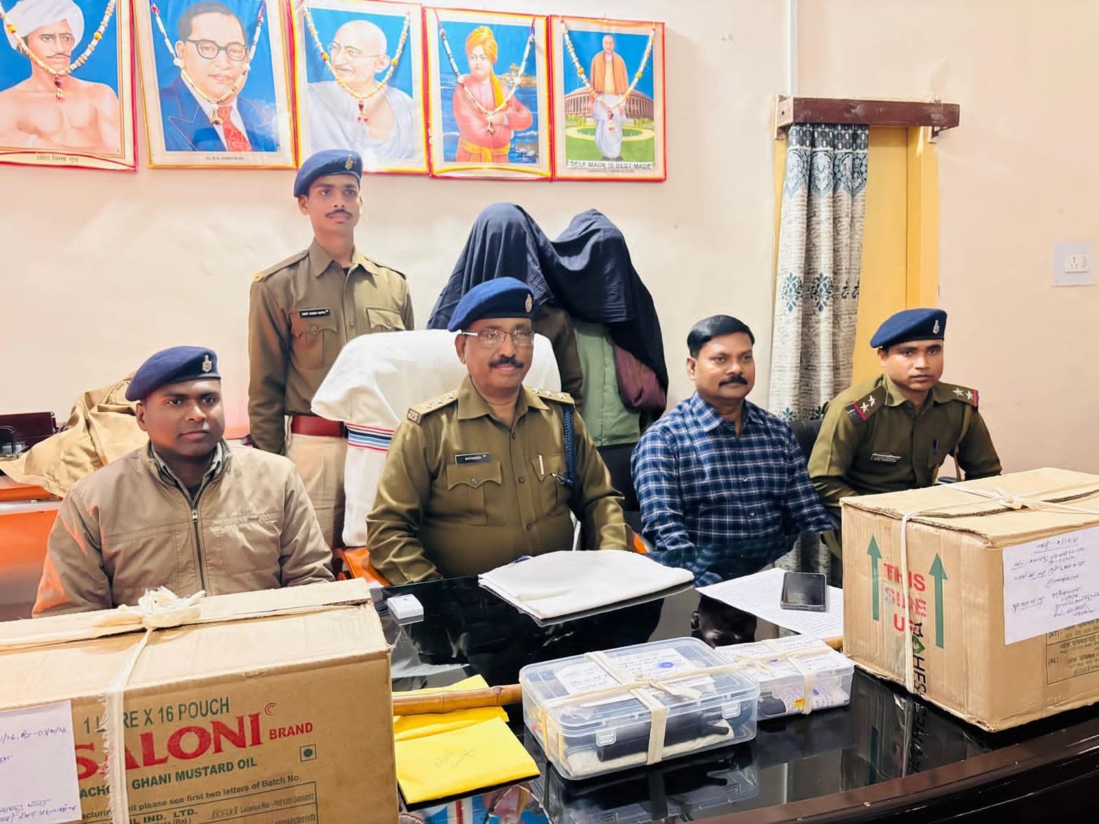दुधमनिया घाट यात्री शेड में गोलीकांड का खुलासा, तीन अभियुक्त 24 घंटे में गिरफ्तार पुलिस