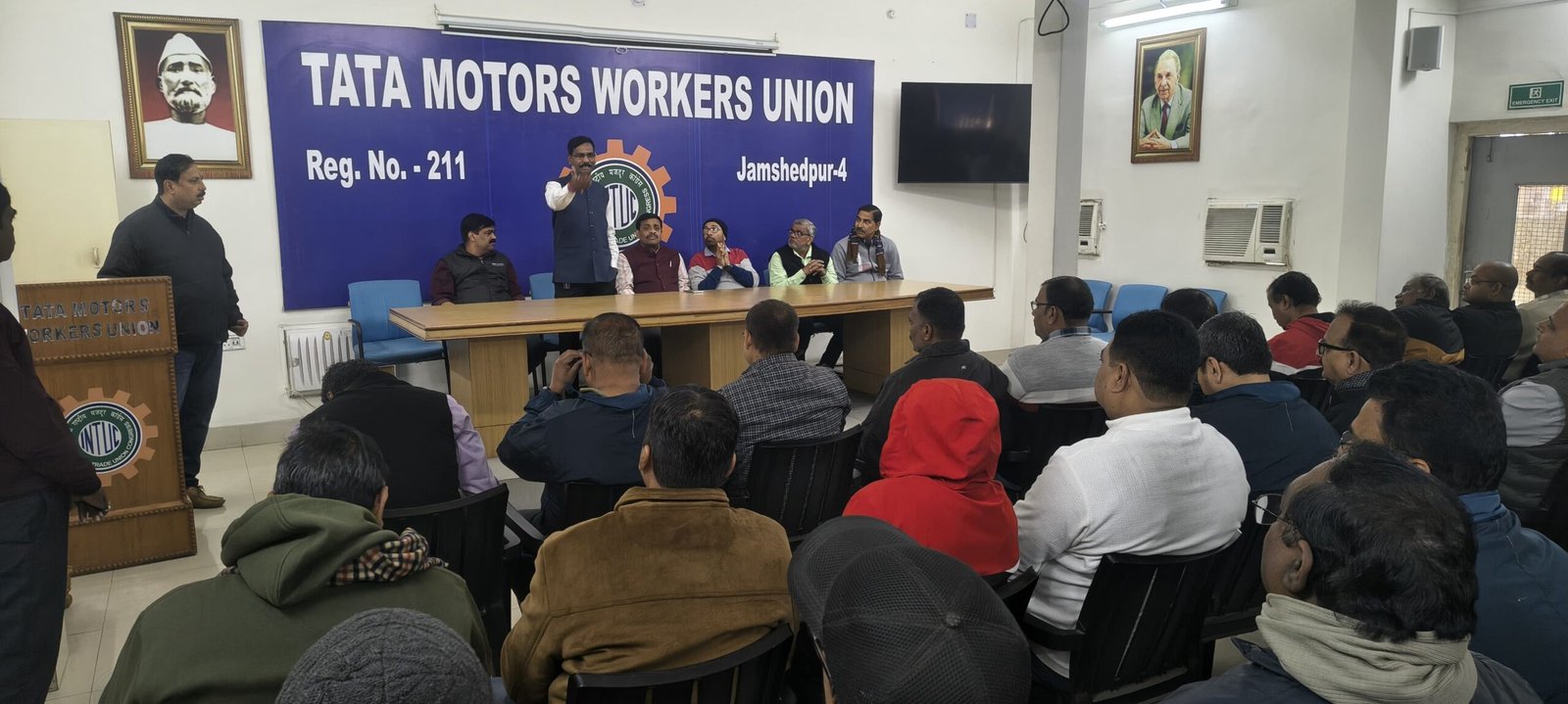 टाटा मोटर्स वर्कर्स यूनियन की कमेटी मीटिंग आयोजित टाटा मोटर्स वर्कर्स यूनियन की कमेटी मीटिंग आयोजित