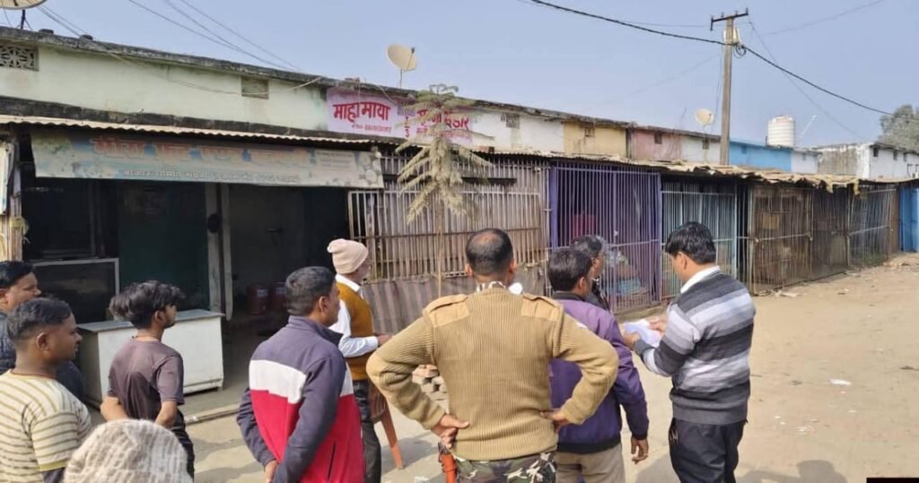 गढ़वा बाजार समिति में अतिक्रमण पर सख्ती, एसडीएम ने दिए विशेष अभियान के निर्देश गढ़वा बाजार समिति में अतिक्रमण पर सख्ती, एसडीएम ने दिए विशेष अभियान के निर्देश