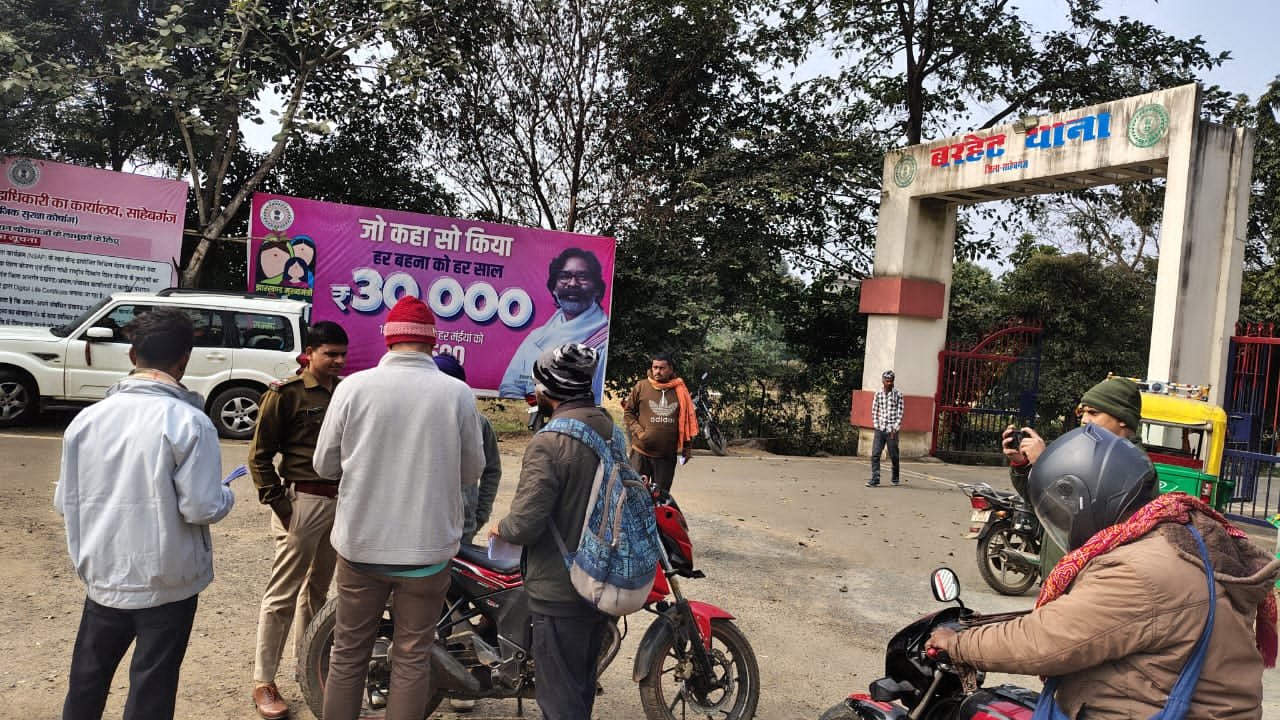 राधानगर थाना पुलिस ने शराबियों की जांच की राधानगर थाना पुलिस ने शराबियों की जांच की