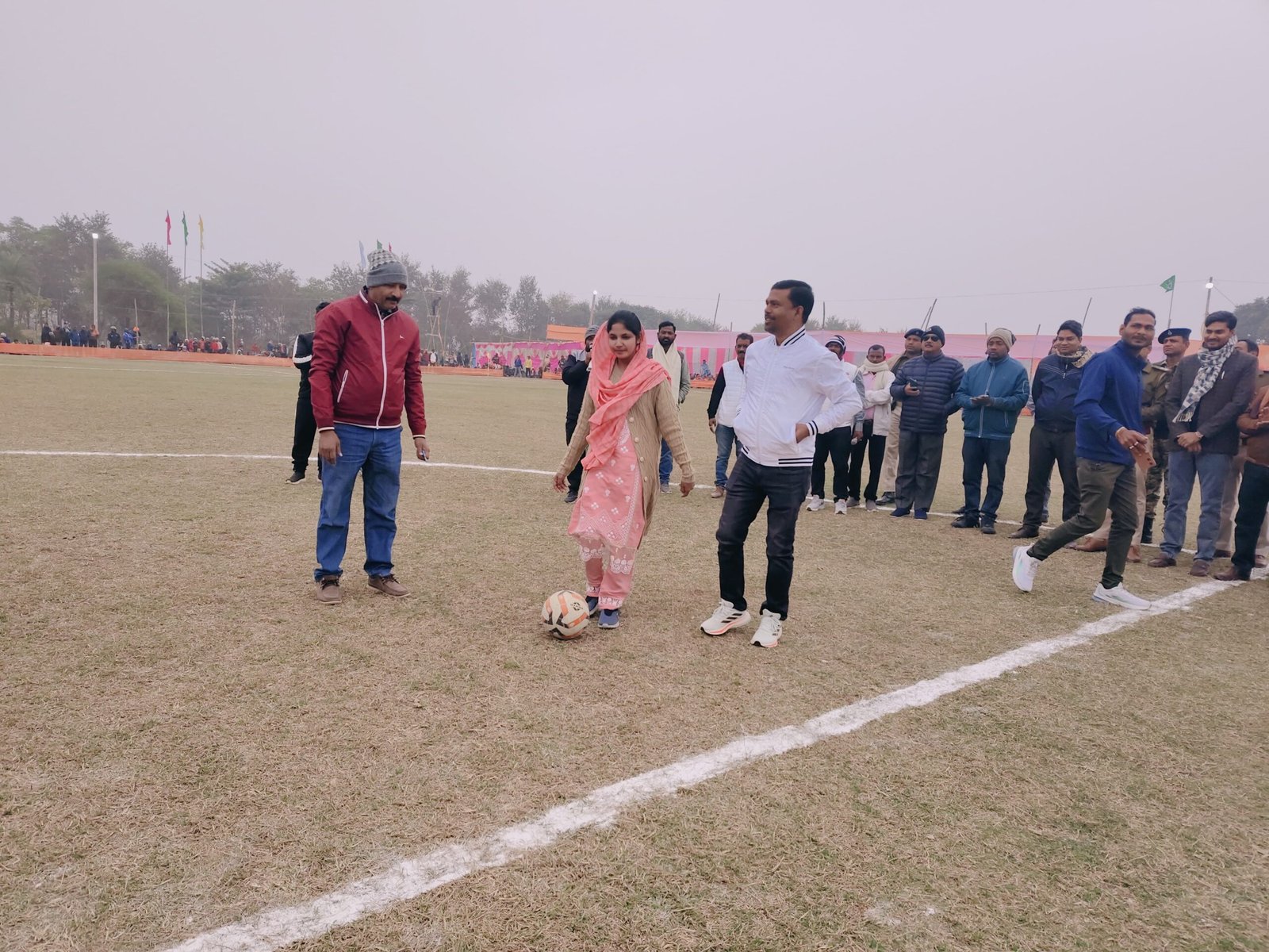ए डी सी क्लब का तीन दिवसीय फुटबॉल टूर्नामेंट का हुआ शुभारंभ ए डी सी क्लब का तीन दिवसीय फुटबॉल टूर्नामेंट का हुआ शुभारंभ