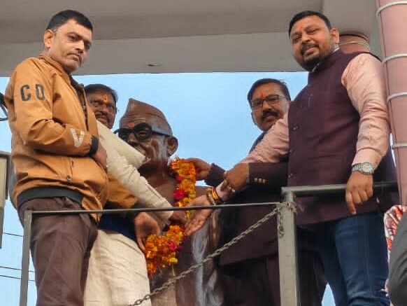 पूर्व केंद्रीय मंत्री अर्जुन मुंडा श्री बाबू को दिए श्रद्धांजलि