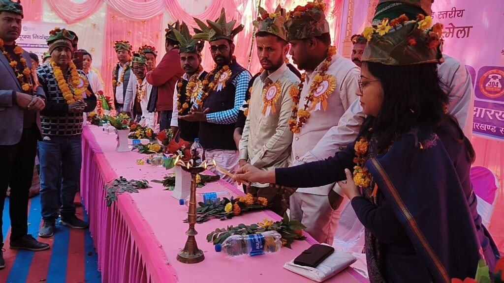 मनिका: प्रखंड स्तरीय स्वास्थ्य मेला का आयोजन, ग्रामीणों को मिली मुफ्त स्वास्थ्य सेवाएं। मनिका: प्रखंड स्तरीय स्वास्थ्य मेला का आयोजन, ग्रामीणों को मिली मुफ्त स्वास्थ्य सेवाएं।