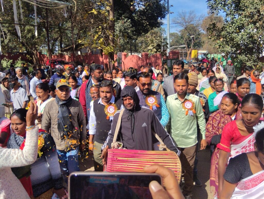 मनिका: प्रखंड स्तरीय स्वास्थ्य मेला का आयोजन, ग्रामीणों को मिली मुफ्त स्वास्थ्य सेवाएं। मनिका: प्रखंड स्तरीय स्वास्थ्य मेला का आयोजन, ग्रामीणों को मिली मुफ्त स्वास्थ्य सेवाएं।