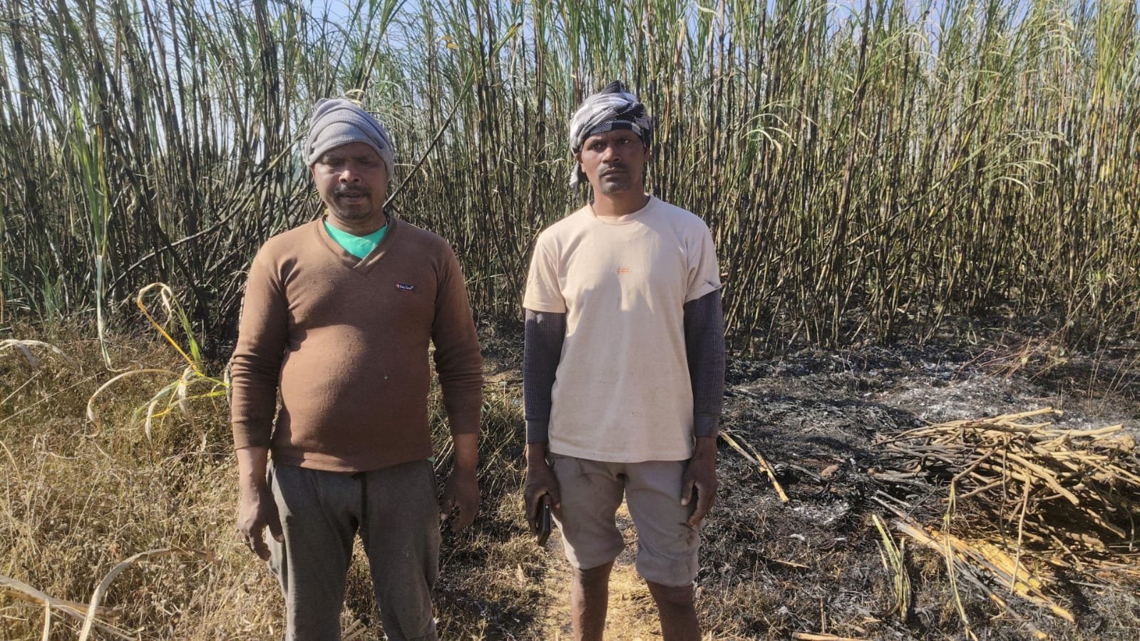 नवडीहा में आग से पौने दो एकड़ फसल राख, किसानों को भारी नुकसान नवडीहा में आग से पौने दो एकड़ फसल राख, किसानों को भारी नुकसान