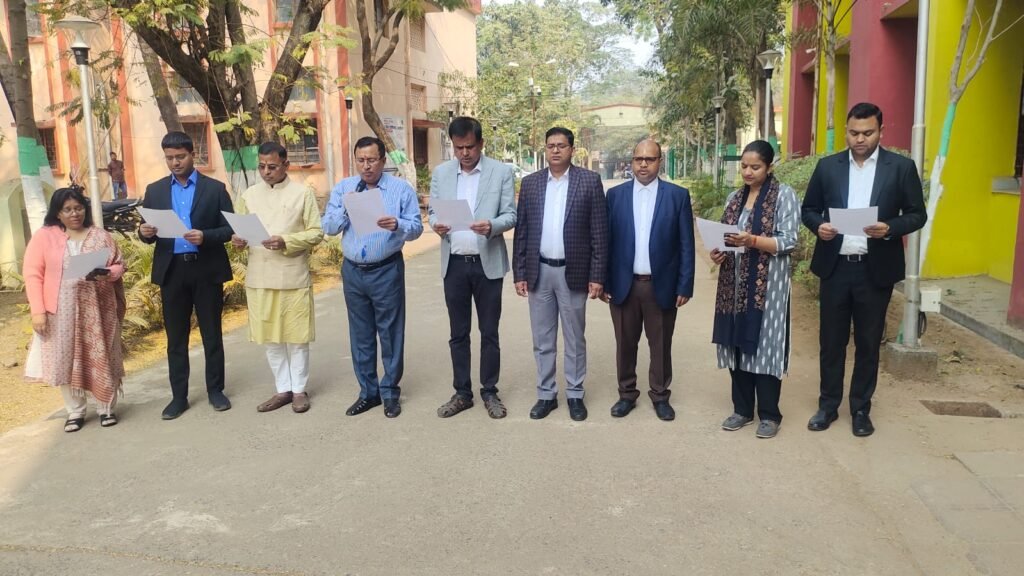 लातेहार व्यवहार न्यायालय में राष्ट्रीय मतदाता दिवस मनाया गया लातेहार व्यवहार न्यायालय में राष्ट्रीय मतदाता दिवस मनाया गया