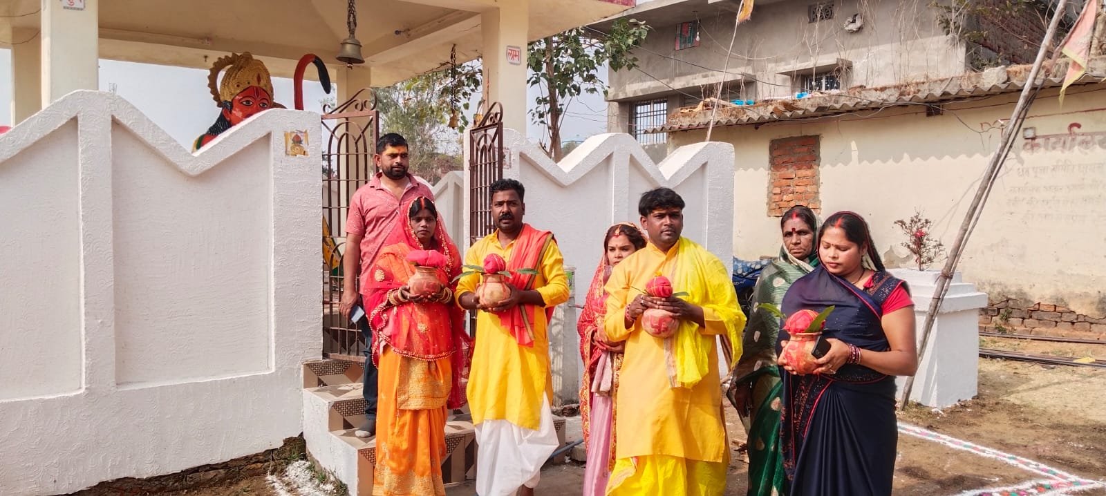 घाघरा छठ मोहल्ला बजरंगबली मंदिर की 19वीं वर्षगांठ श्रद्धा व उल्लास के साथ मनाई गई घाघरा छठ मोहल्ला बजरंगबली मंदिर की 19वीं वर्षगांठ श्रद्धा व उल्लास के साथ मनाई गई