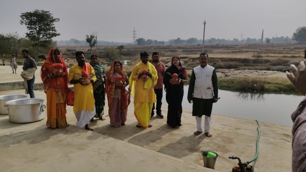 घाघरा छठ मोहल्ला बजरंगबली मंदिर की 19वीं वर्षगांठ श्रद्धा व उल्लास के साथ मनाई गई घाघरा छठ मोहल्ला बजरंगबली मंदिर की 19वीं वर्षगांठ श्रद्धा व उल्लास के साथ मनाई गई