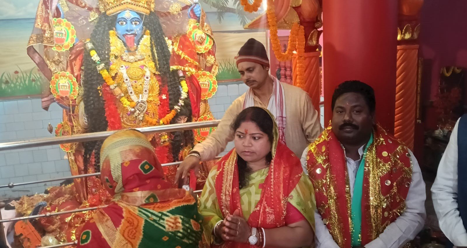 माघी काली पूजा में पूर्व विधायक जय प्रकाश भाई पटेल ने किया पूजा-अर्चना माघी काली पूजा में पूर्व विधायक जय प्रकाश भाई पटेल ने किया पूजा-अर्चना