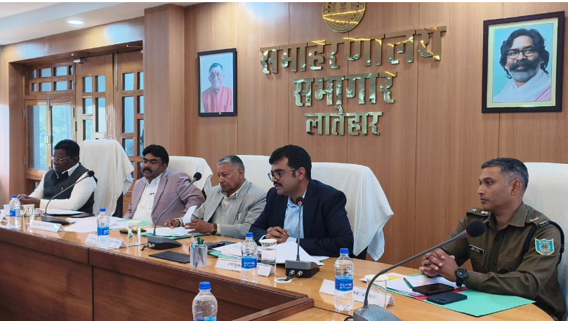 सांसद कालीचरण सिंह की अध्यक्षता में डीएमएफटी न्यास परिषद की बैठक संपन्न सांसद कालीचरण सिंह की अध्यक्षता में डीएमएफटी न्यास परिषद की बैठक संपन्न