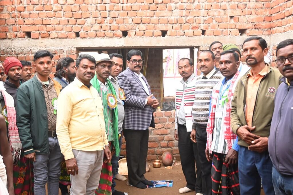 गोमिया में हिंडोल मेला का भव्य उद्घाटन गोमिया में हिंडोल मेला का भव्य उद्घाटन