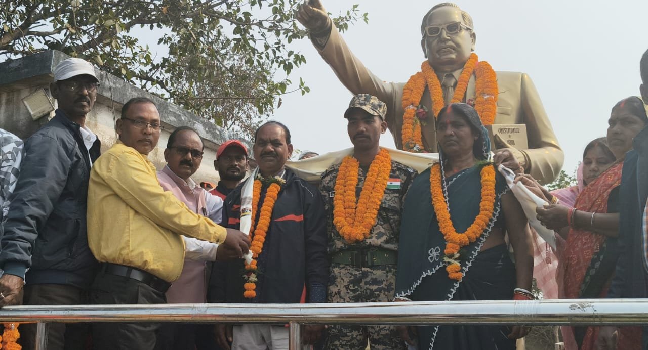 प्रशिक्षण प्राप्त कर सेना का जवान गांव लौटा, ग्रामीणों ने ग्राम जोशी से किया स्वागत प्रशिक्षण प्राप्त कर सेना का जवान गांव लौटा, ग्रामीणों ने ग्राम जोशी से किया स्वागत