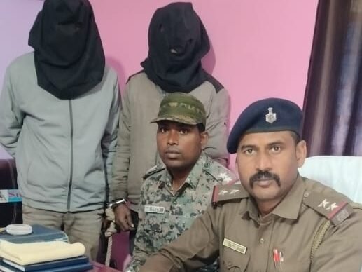 तेनुघाट में घर में चोरी का खुलासा,दो आरोपी गिरफ्तार तेनुघाट में घर में चोरी का खुलासा,दो आरोपी गिरफ्तार