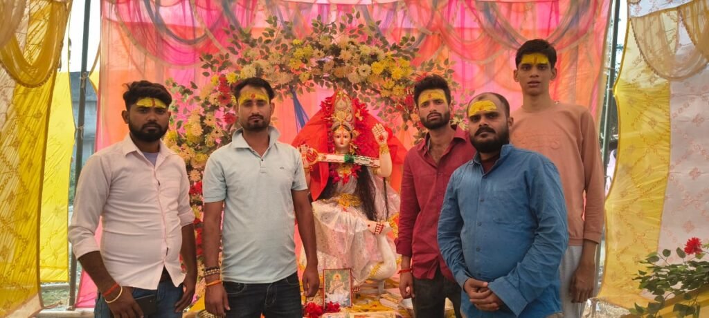 पूजन एवं हवन के साथ मां सरस्वती की पूजा संपन्न पूजन एवं हवन के साथ मां सरस्वती की पूजा संपन्न