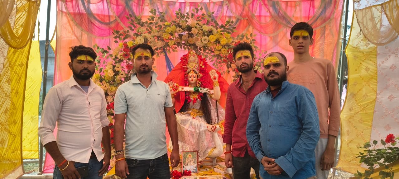 पूजन एवं हवन के साथ मां सरस्वती की पूजा संपन्न