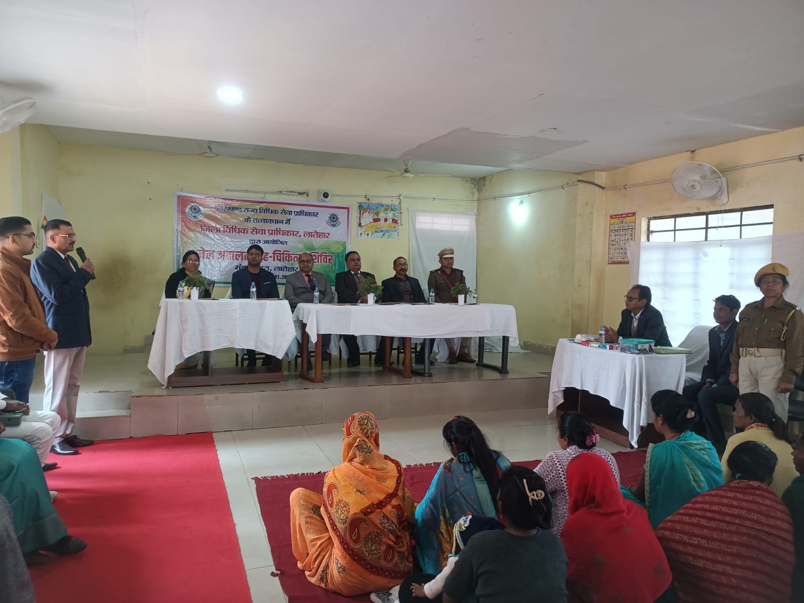 लातेहार मंडल कारा में जेल अदालत सह मेडिको-लीगल कैंप का आयोजन,दो बंदी रिहा लातेहार मंडल कारा में जेल अदालत सह मेडिको-लीगल कैंप का आयोजन,दो बंदी रिहा